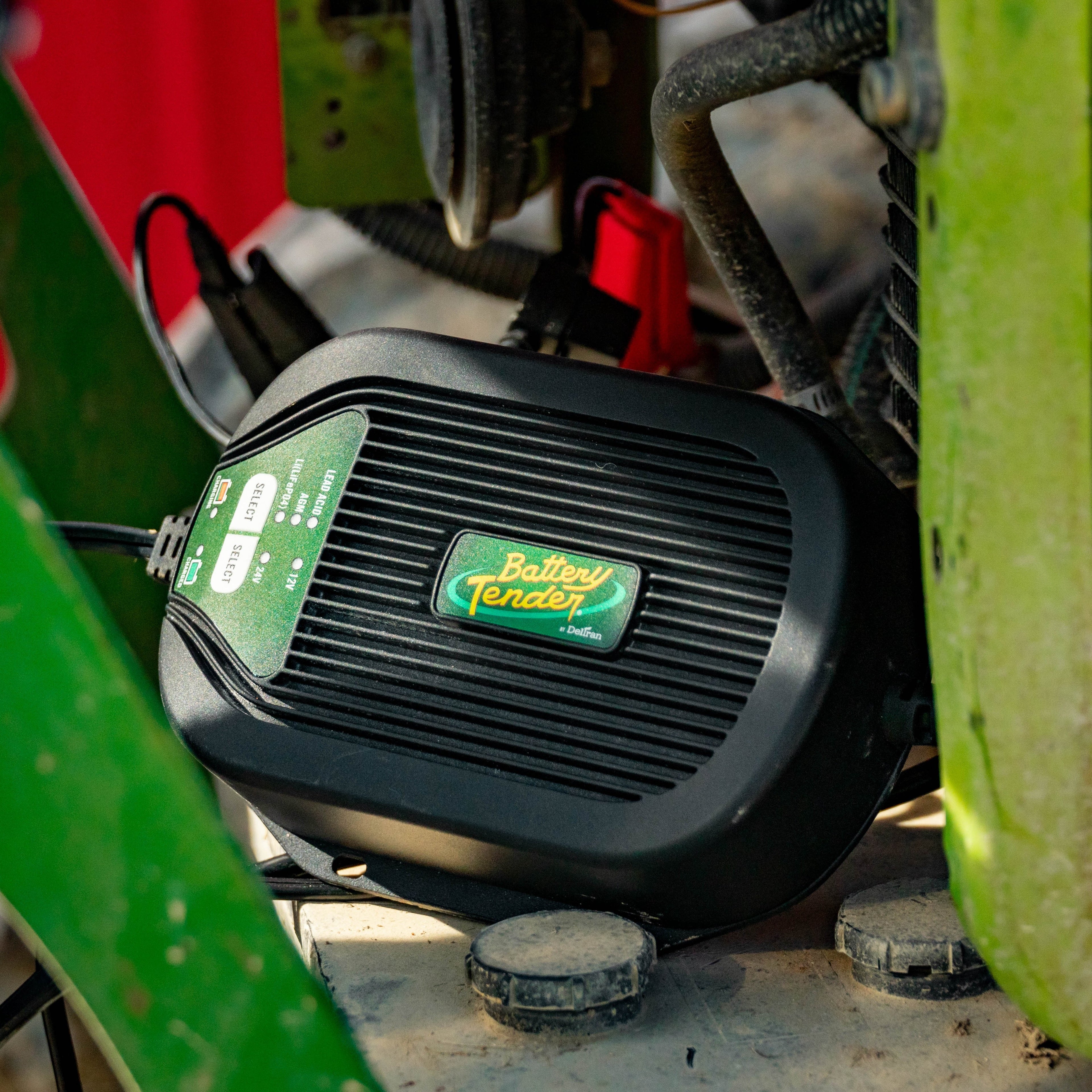 5 AMP 12V/24V Selectable Battery Charger and Maintainer