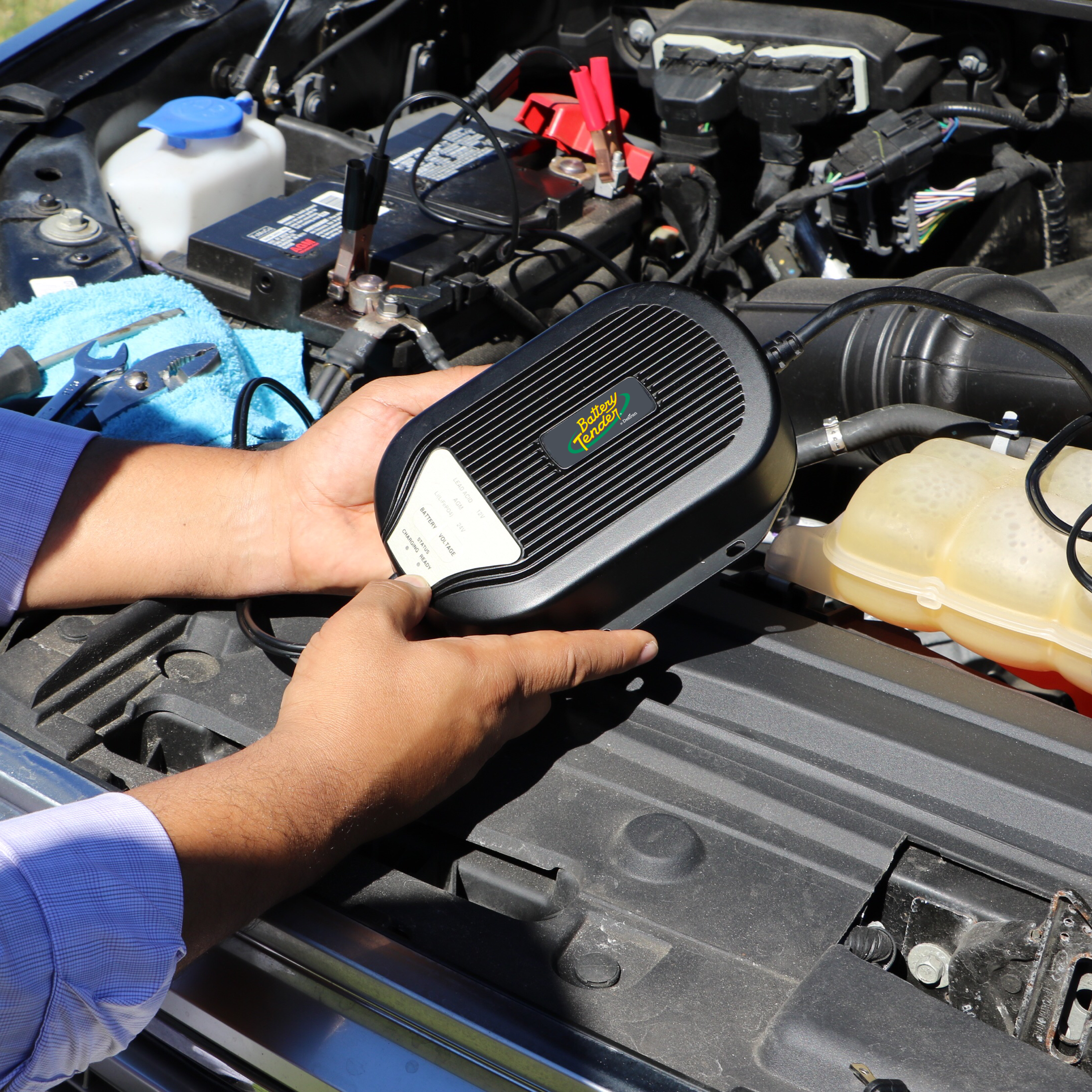 5 AMP 12V/24V Selectable Battery Charger and Maintainer